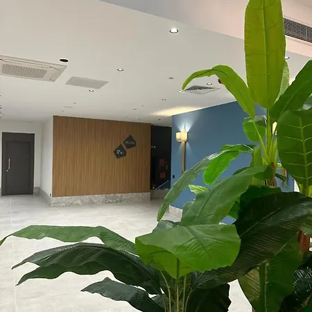 מלון V Center