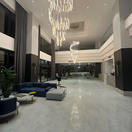 מלון V Center 4*