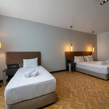Hotel V Center 4*