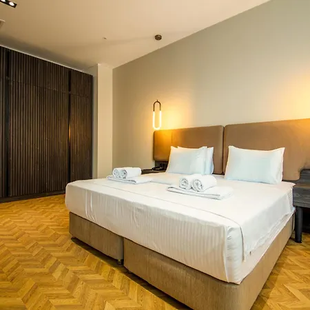 Hotel V Center