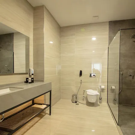 V Center 4* טראבזון