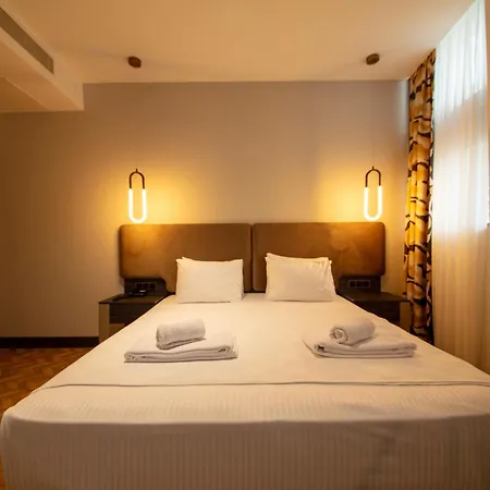 Hotel V Center