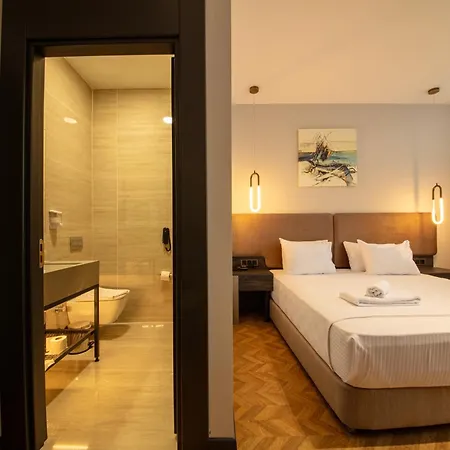 V Center Hotel
