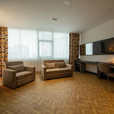 Hotel V Center